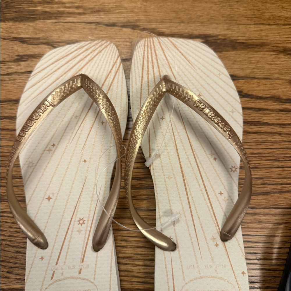 Women’s Metallic Gold Strap Flip Flop Sandals - Casual Summer Slide